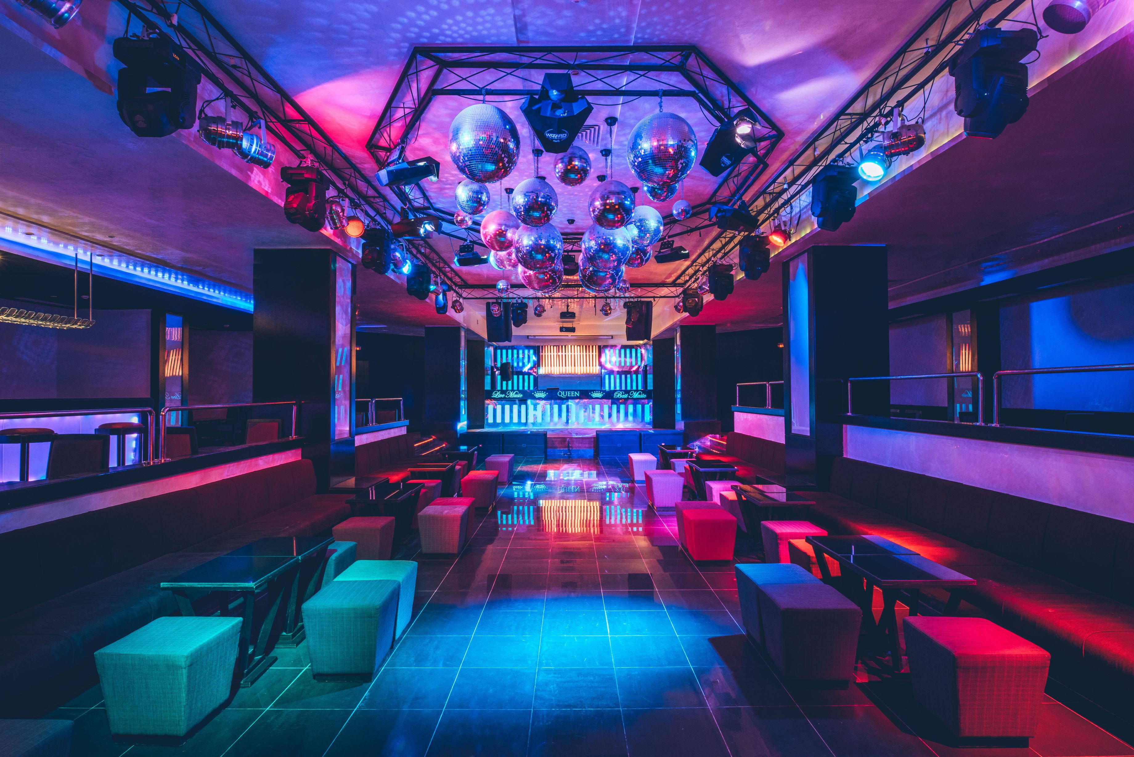 이베로스타 셀렉션 로얄 엘 만수르 마흐디아 외부 사진 The interior of the nightclub